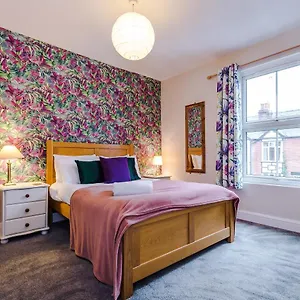 https://charming-sheffield-cosy-house.yorkshirehotels.net